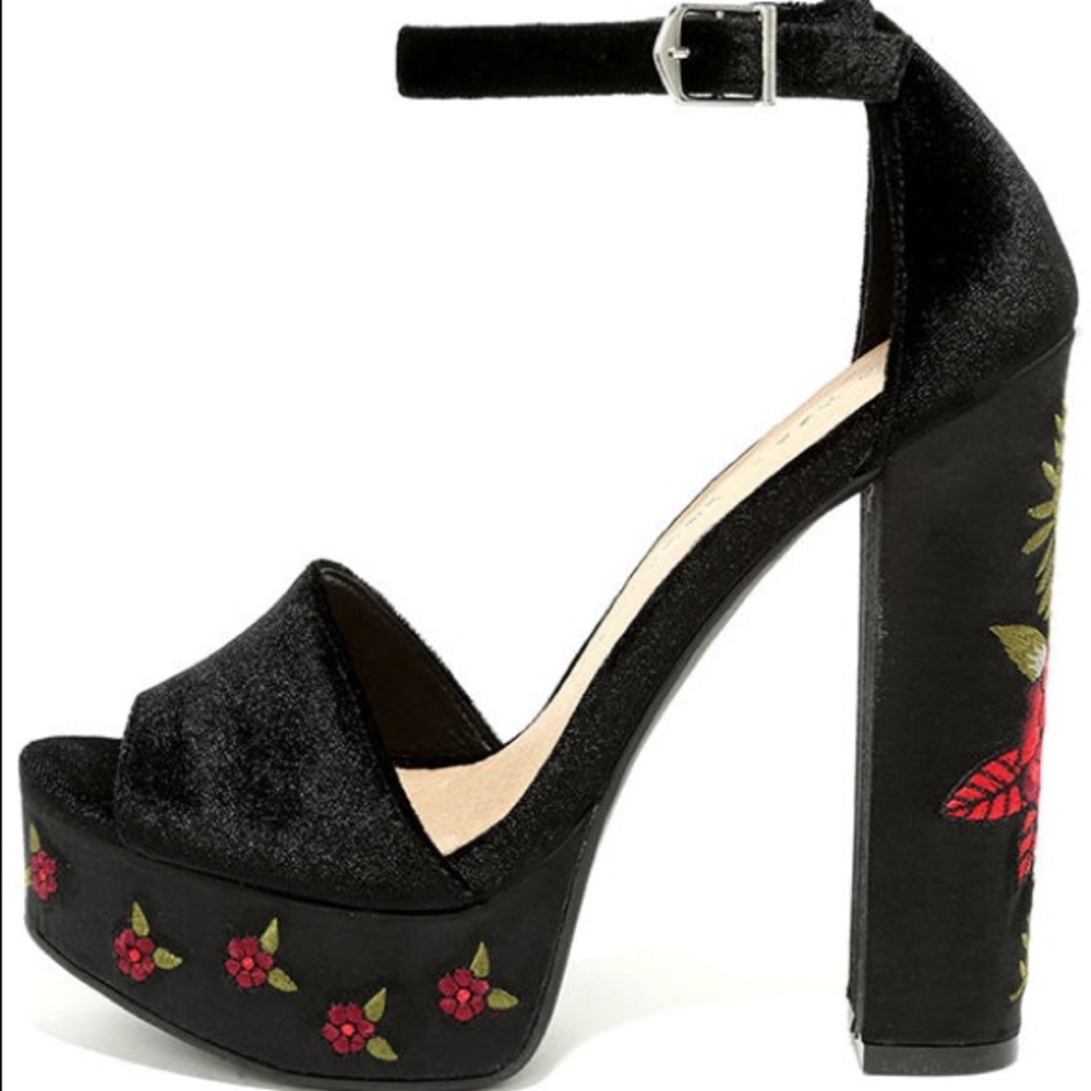 SOLD Chinese Laundry Ariana Heels - Picture 1 of 6